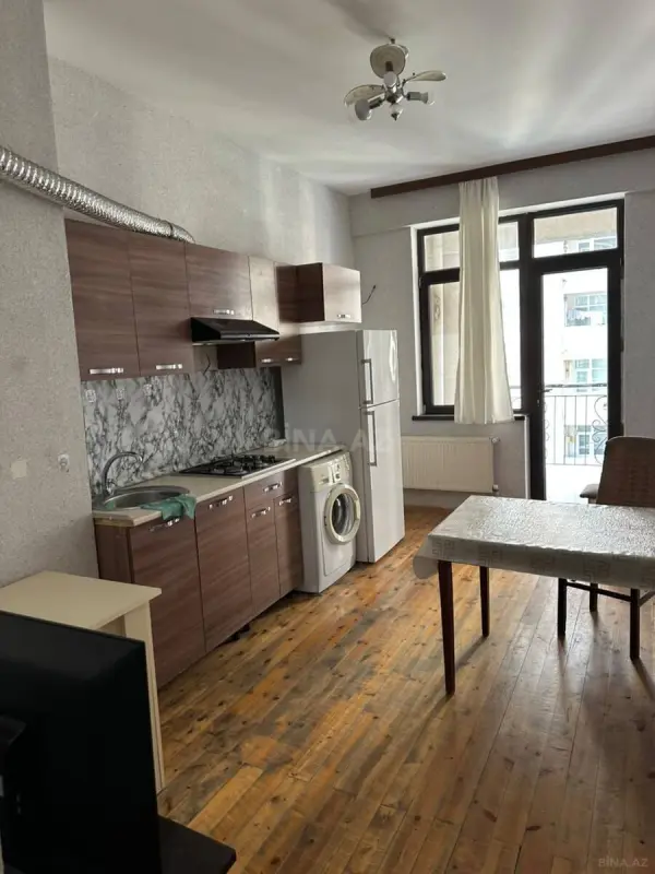 Kirayə verilir 3 otaqlı mənzil 130 m²