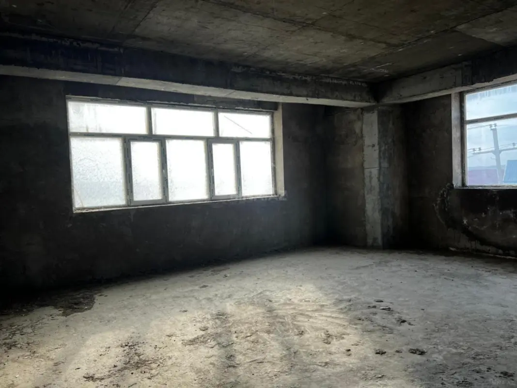 Satılır 3 otaqlı mənzil 175 m²