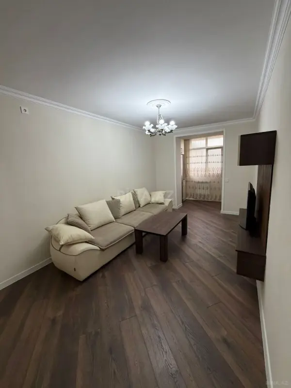 Satılır 1 otaqlı mənzil 42 m²
