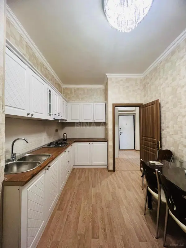 Kirayə verilir 2 otaqlı mənzil 62 m²