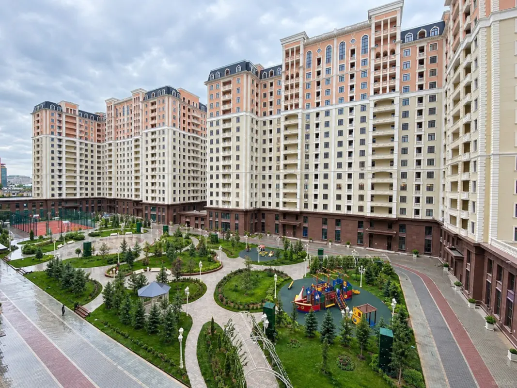 Kirayə verilir 2 otaqlı mənzil 70 m²