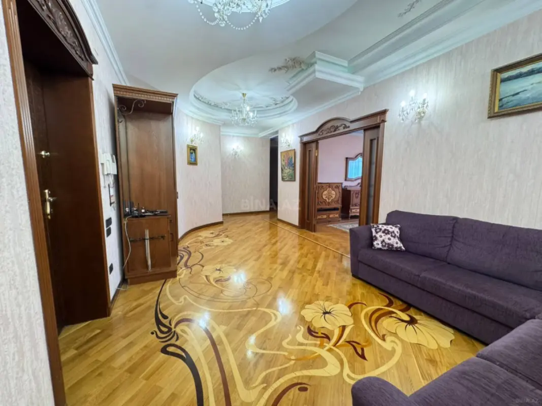 Kirayə verilir 4 otaqlı mənzil 220 m²