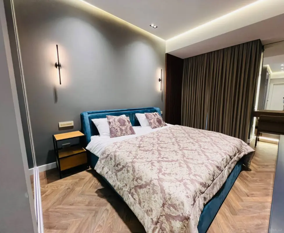Kirayə verilir 2 otaqlı mənzil 100 m²