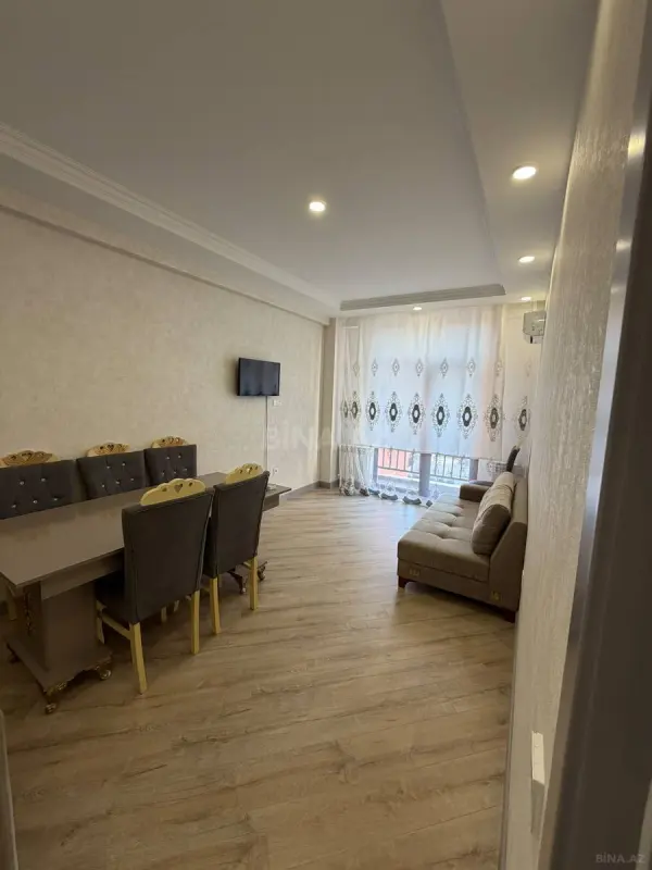 Kirayə verilir 2 otaqlı mənzil 90 m²