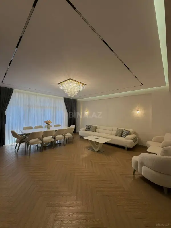 Satılır 4 otaqlı mənzil 186 m²