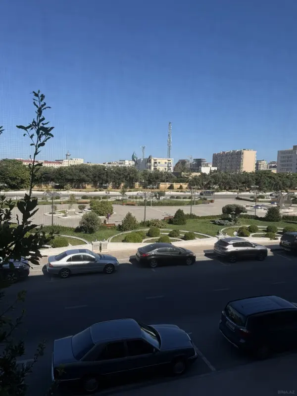 Kirayə verilir 2 otaqlı mənzil 120 m²