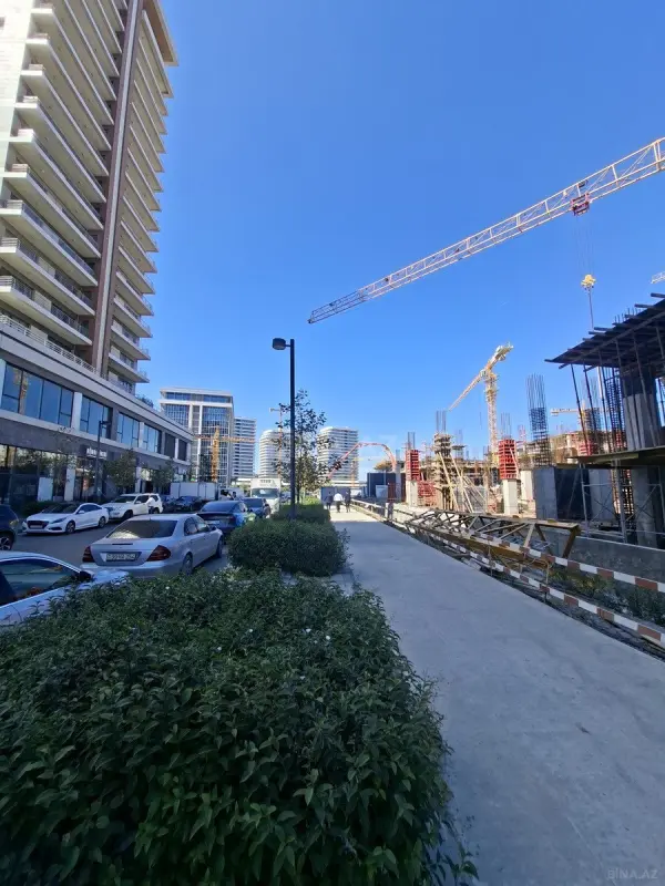 Satılır 3 otaqlı mənzil 129 m²