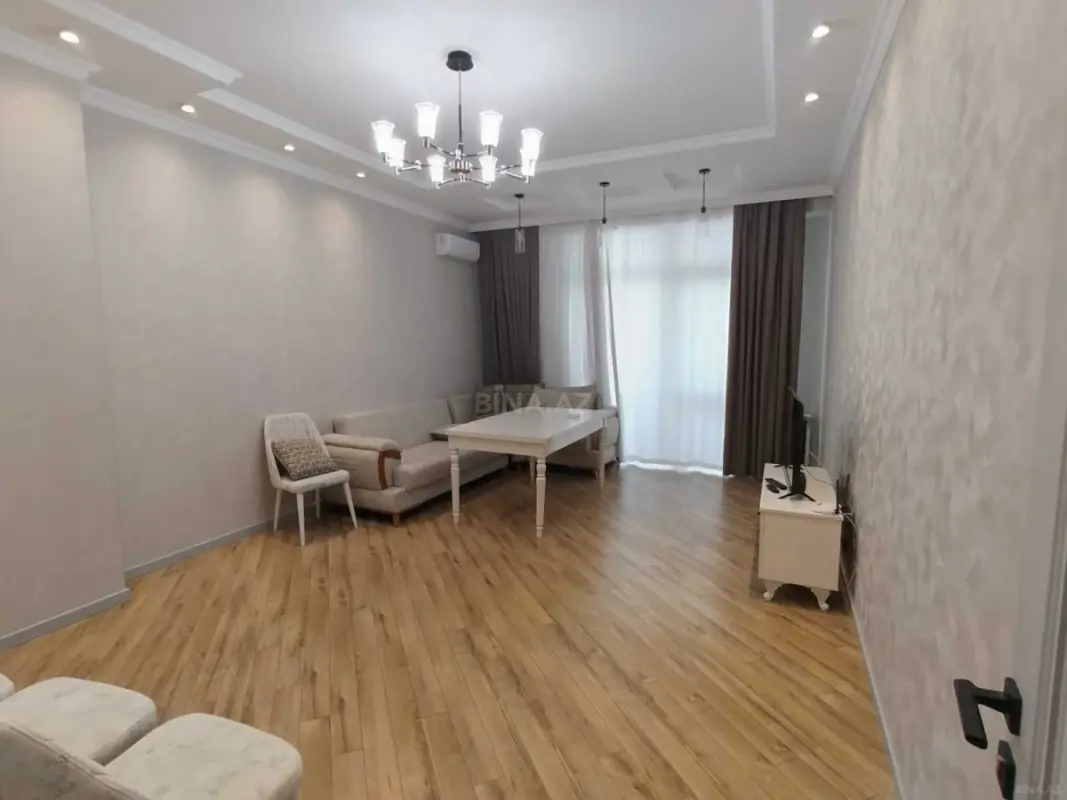 Kirayə verilir 2 otaqlı mənzil 86 m²