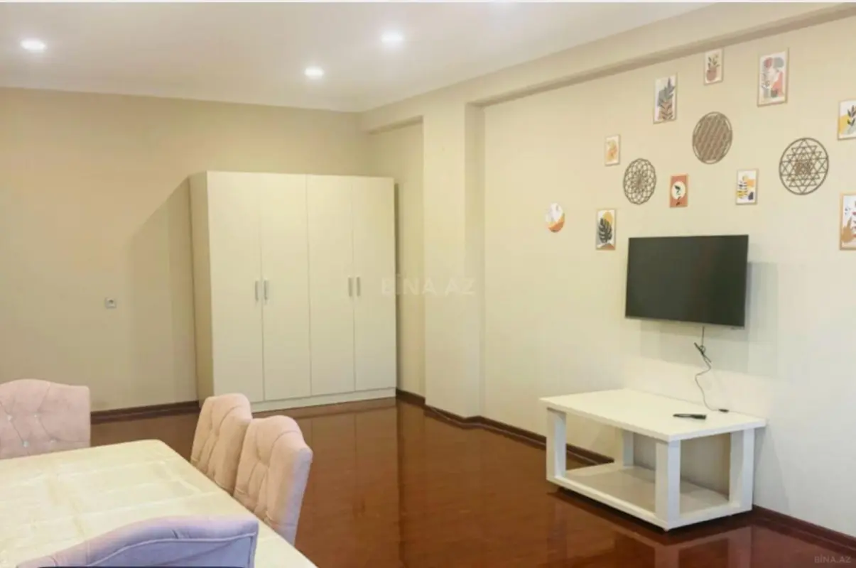 Kirayə verilir 3 otaqlı mənzil 160 m²