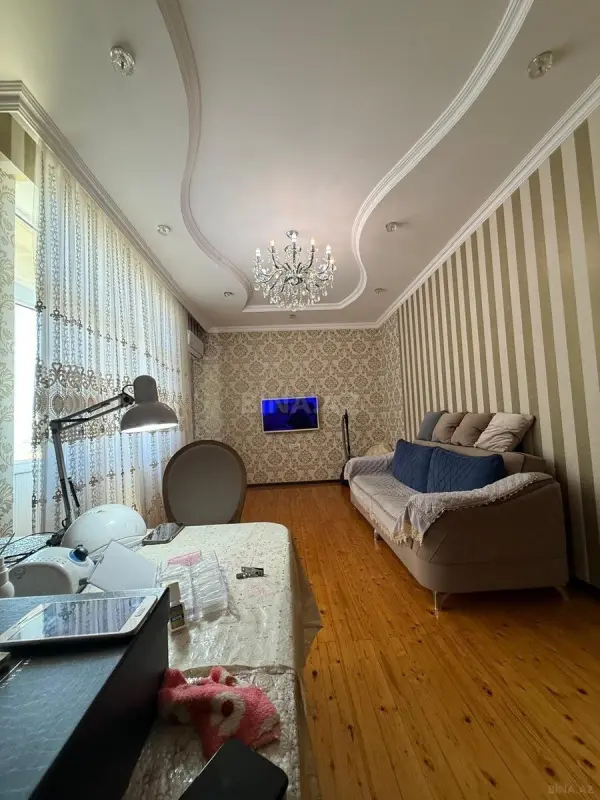 Satılır 2 otaqlı mənzil 75 m²