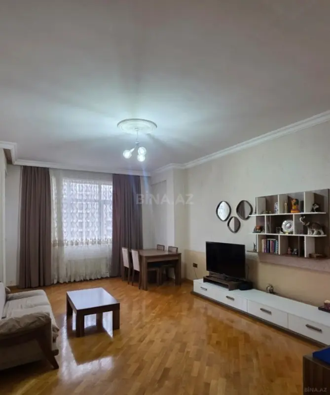 Satılır 4 otaqlı mənzil 160 m²