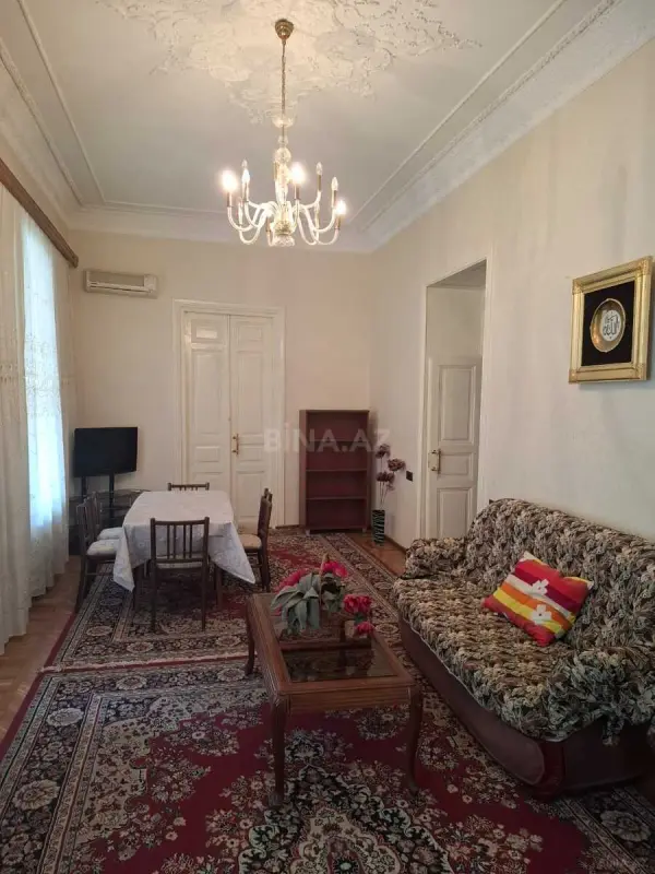 Kirayə verilir 3 otaqlı mənzil 116 m²