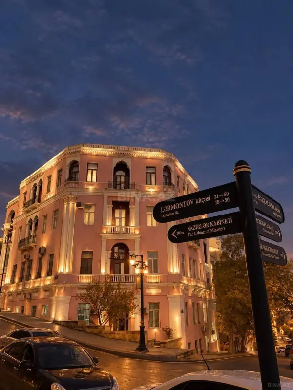 Kirayə verilir 2 otaqlı mənzil 105 m²
