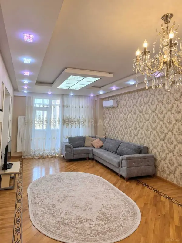 Kirayə verilir 3 otaqlı mənzil 135 m²