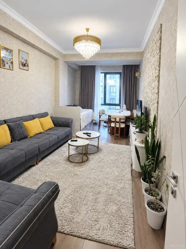 Satılır 4 otaqlı mənzil 120 m²