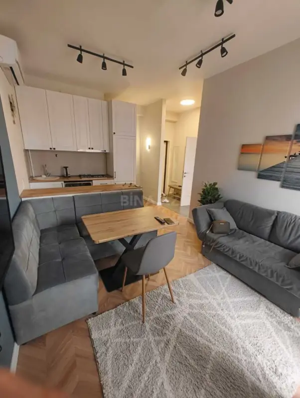 Kirayə verilir 2 otaqlı mənzil 50 m²
