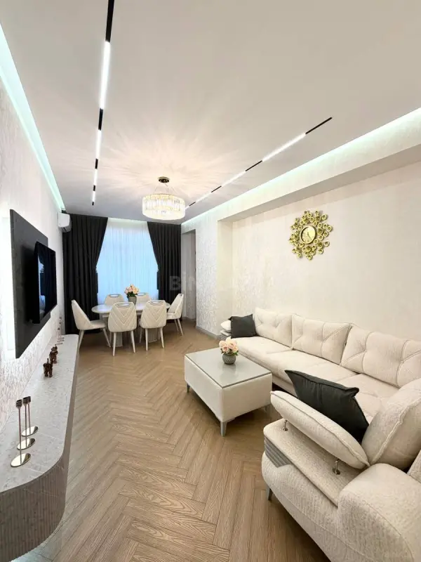 Satılır 3 otaqlı mənzil 108 m²