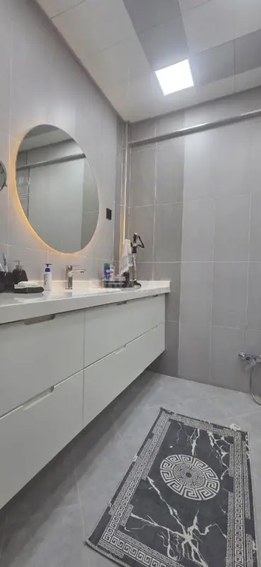 Satılır 2 otaqlı mənzil 74 m²