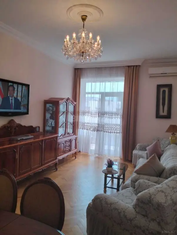 Kirayə verilir 2 otaqlı mənzil 80 m²