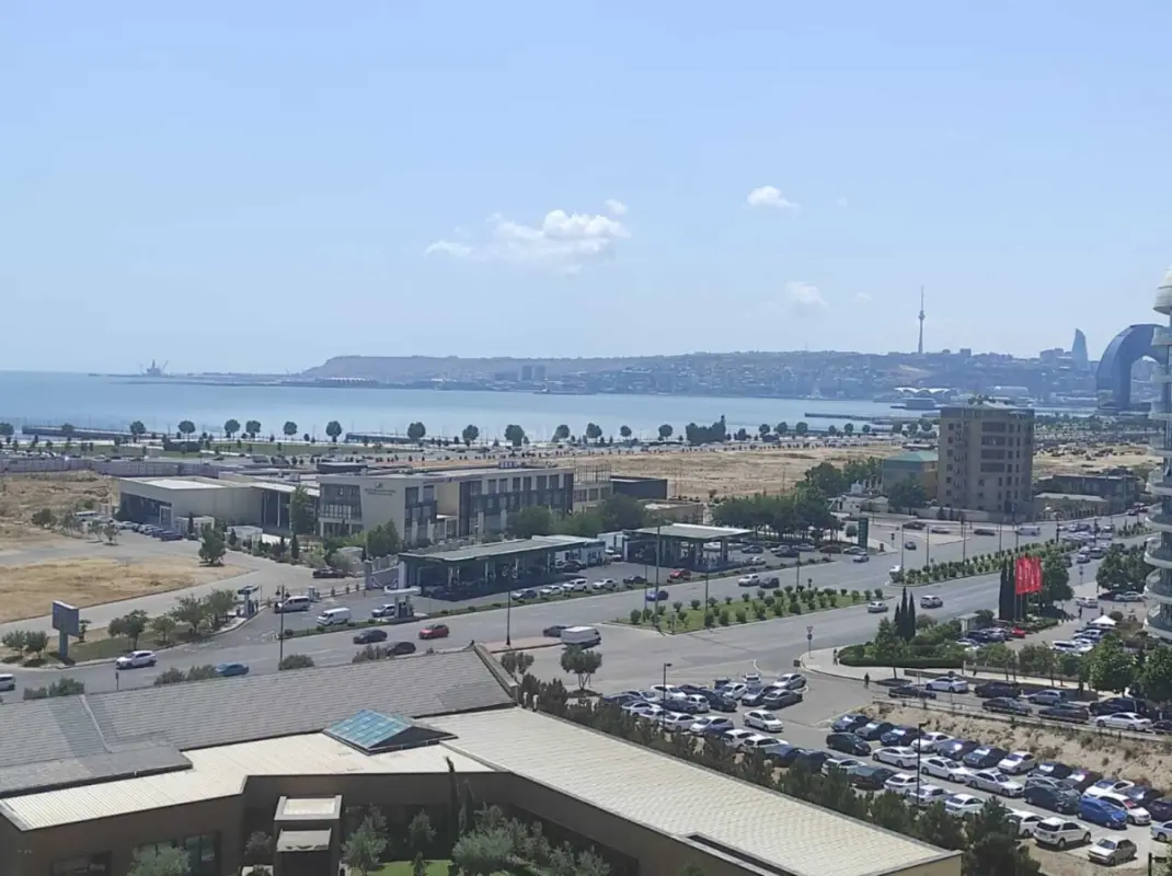 Satılır 5 otaqlı mənzil 228 m²
