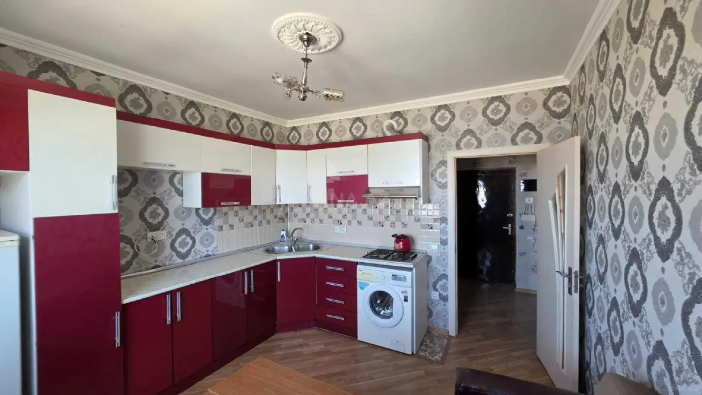 Satılır 1 otaqlı mənzil 38 m²
