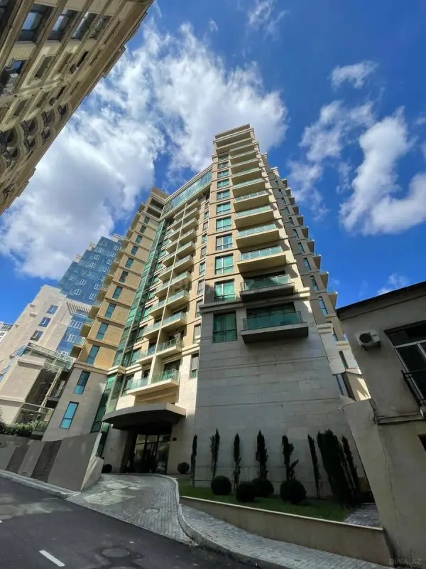 Kirayə verilir 3 otaqlı mənzil 200 m²