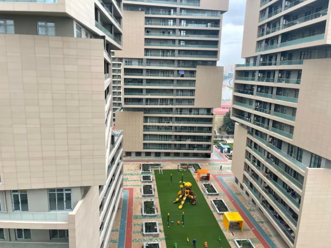 Kirayə verilir 2 otaqlı mənzil 110 m²