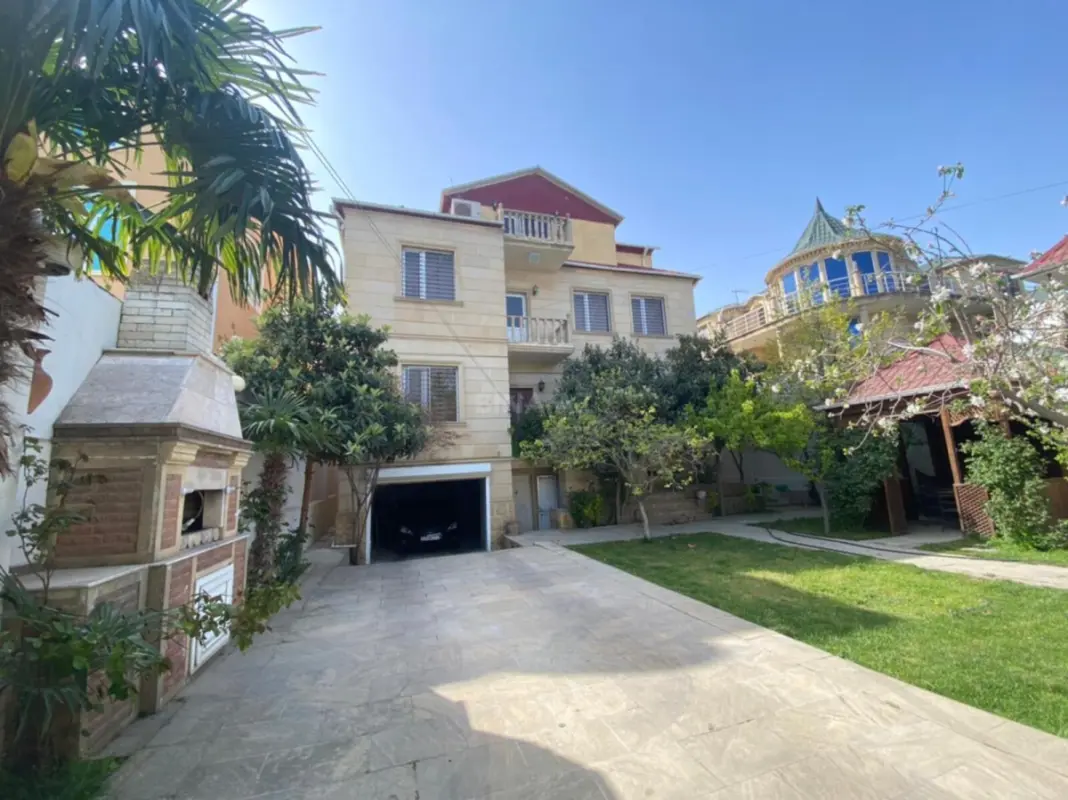 Kirayə verilir 6 otaqlı həyət evi 470 m²