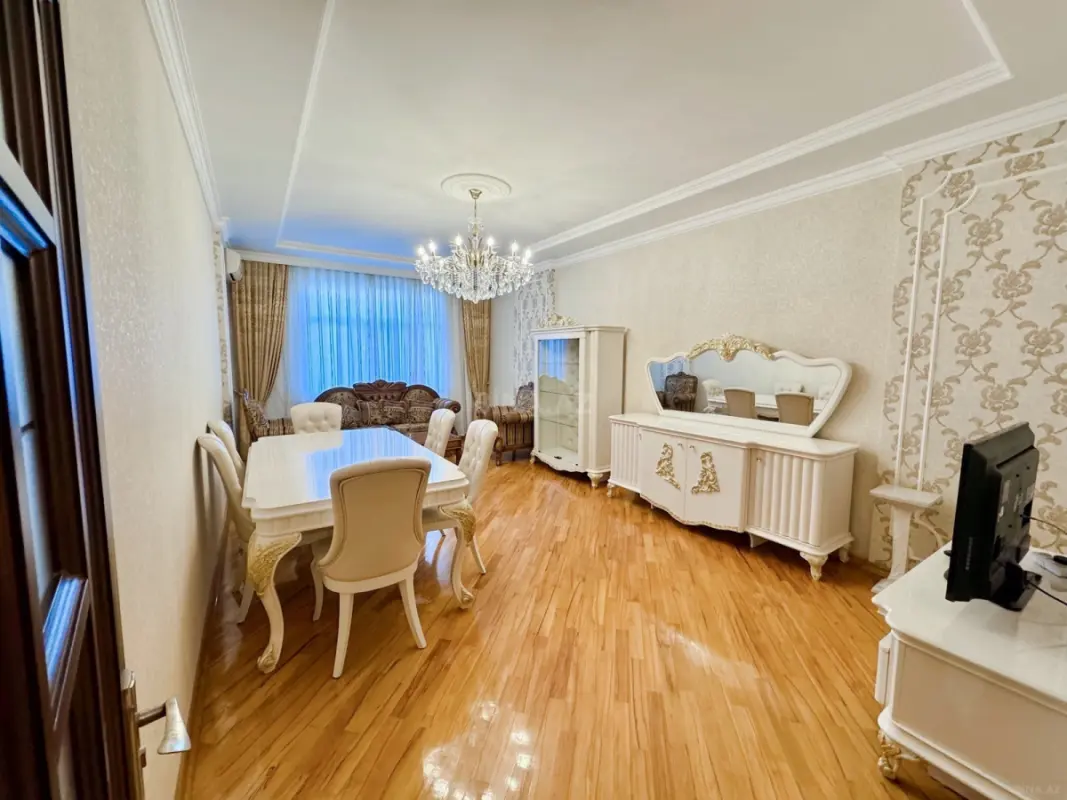 Satılır 3 otaqlı mənzil 120 m²