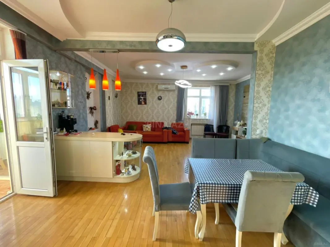 Satılır 2 otaqlı mənzil 90 m²