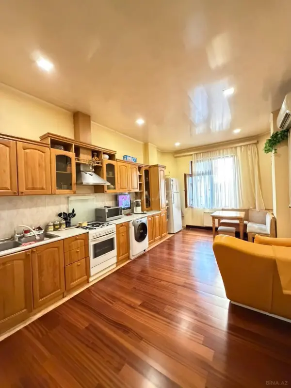 Satılır 3 otaqlı mənzil 160 m²