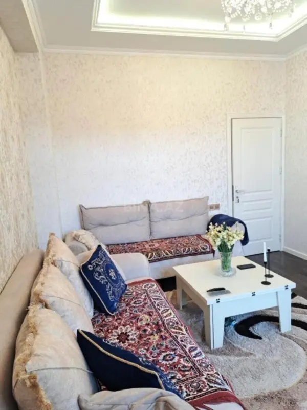 Satılır 2 otaqlı mənzil 70 m²