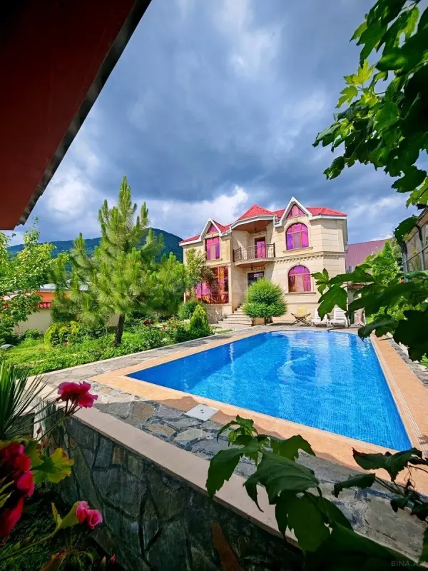 Kirayə verilir 4 otaqlı həyət evi 240 m²