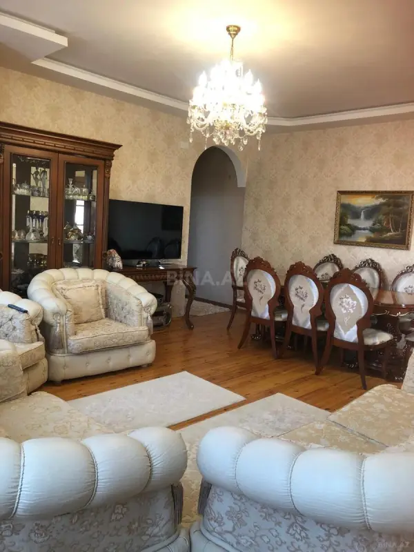 Satılır 3 otaqlı mənzil 110 m²