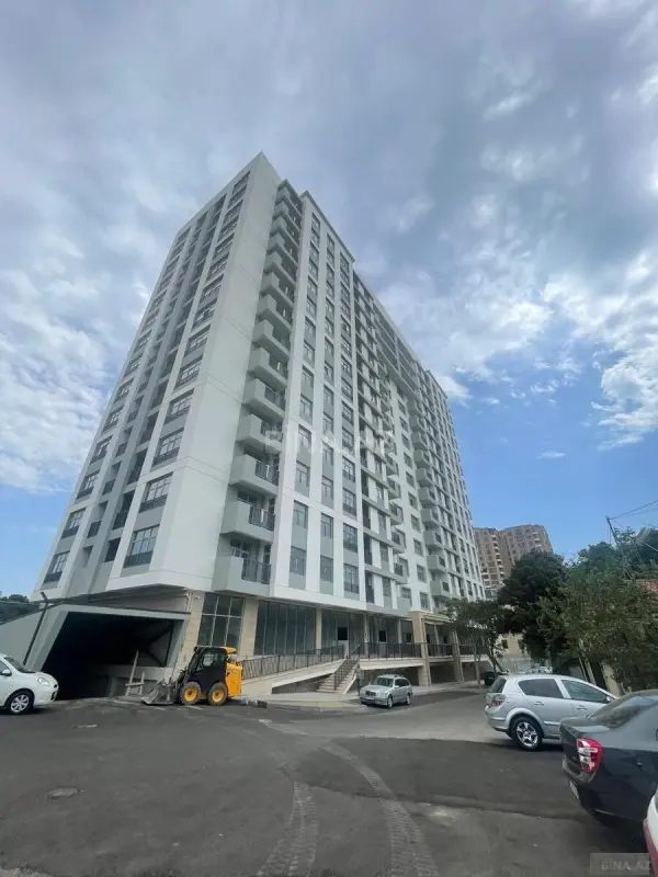 Satılır 3 otaqlı mənzil 117.6 m²
