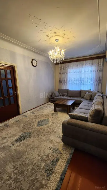 Satılır 5 otaqlı mənzil 120 m²