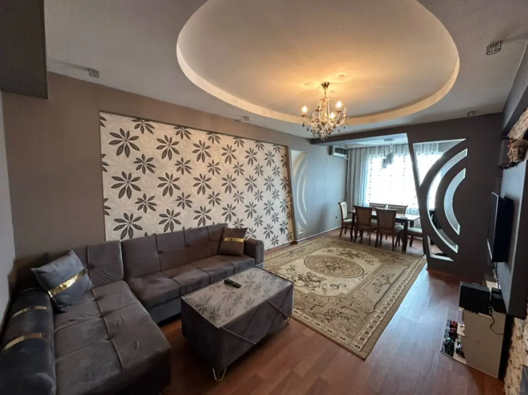 Satılır 2 otaqlı mənzil 72 m²