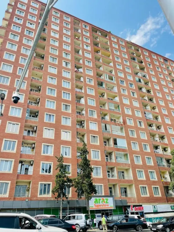 Satılır 3 otaqlı mənzil 110 m²
