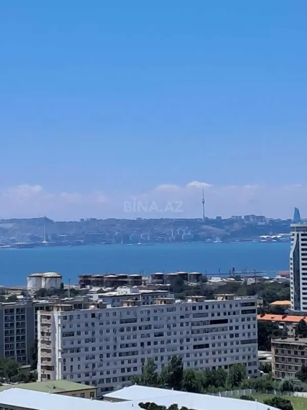 Satılır 3 otaqlı mənzil 130 m²