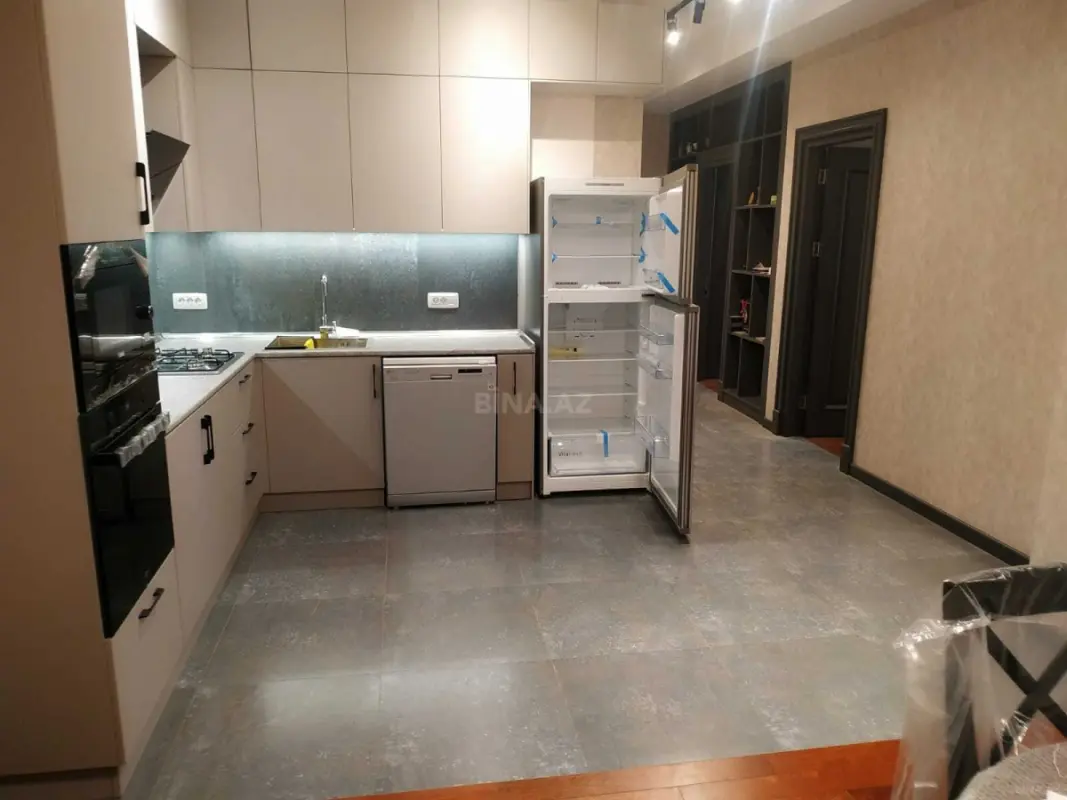 Kirayə verilir 2 otaqlı mənzil 100 m²