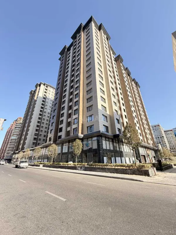 Kirayə verilir 4 otaqlı mənzil 200 m²