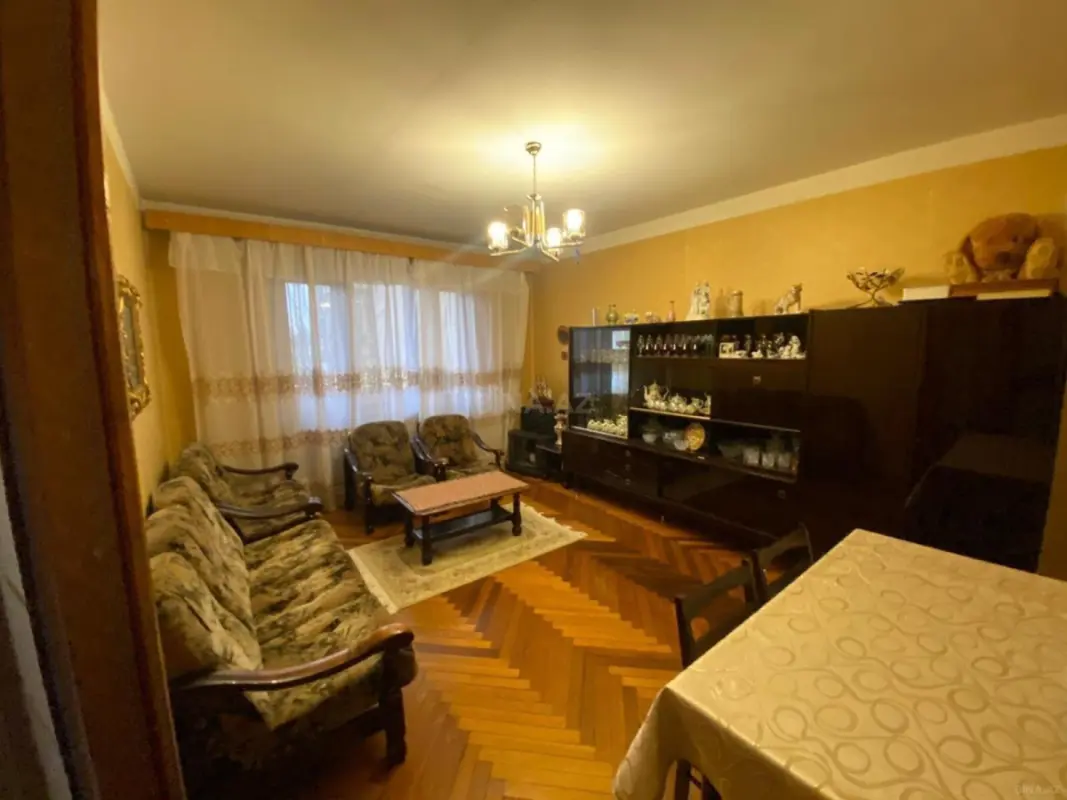 Satılır 4 otaqlı mənzil 120 m²