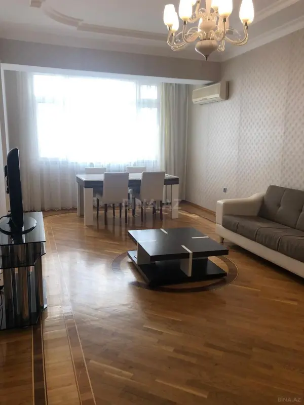Kirayə verilir 3 otaqlı mənzil 105 m²