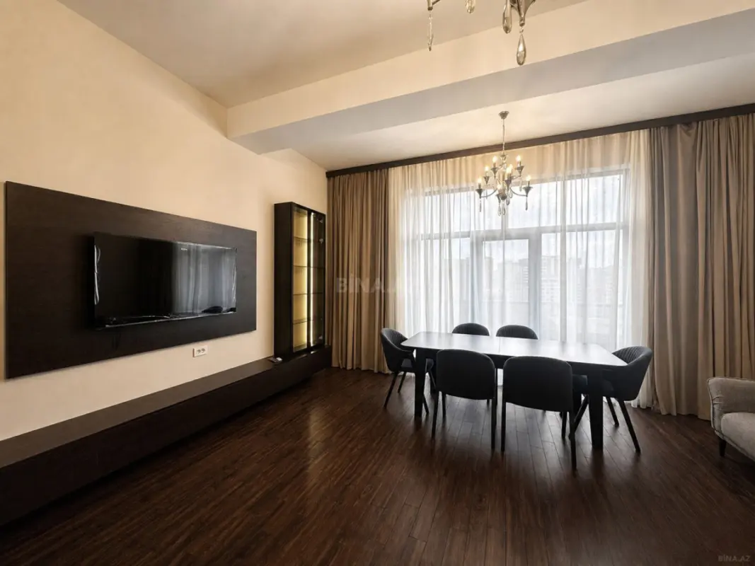 Kirayə verilir 3 otaqlı mənzil 122 m²