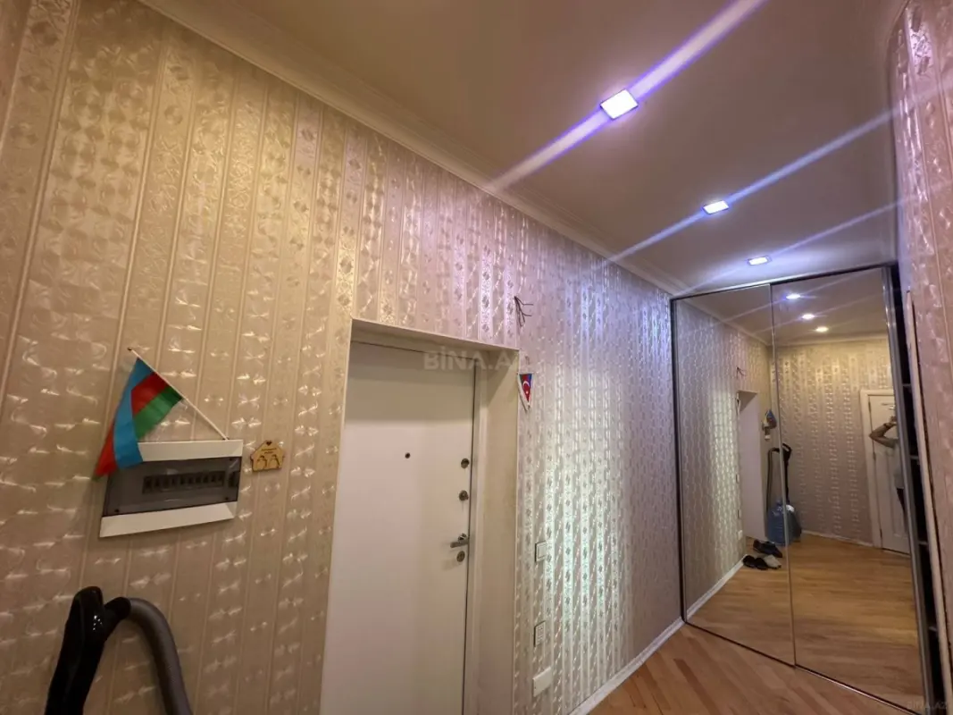 Satılır 2 otaqlı mənzil 70 m²