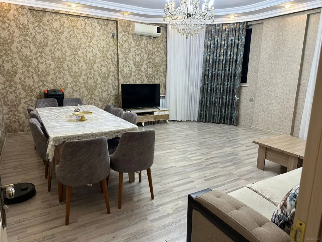 Satılır 4 otaqlı mənzil 157 m²