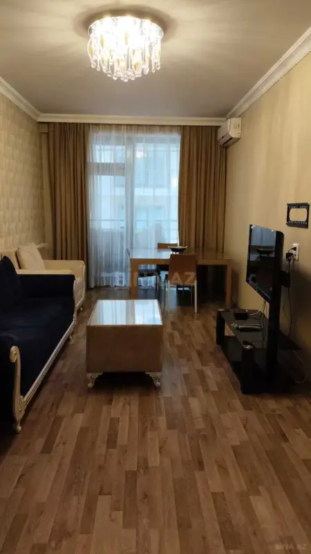 Kirayə verilir 2 otaqlı mənzil 106 m²