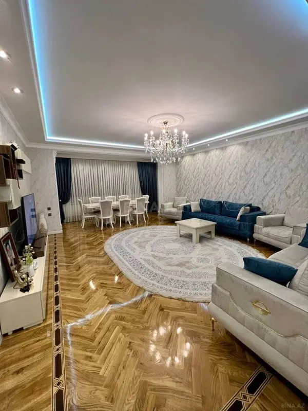 Satılır 4 otaqlı mənzil 180 m²