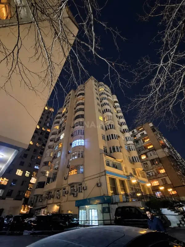 Satılır 4 otaqlı mənzil 170 m²