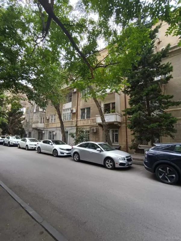 Satılır 3 otaqlı mənzil 90 m²